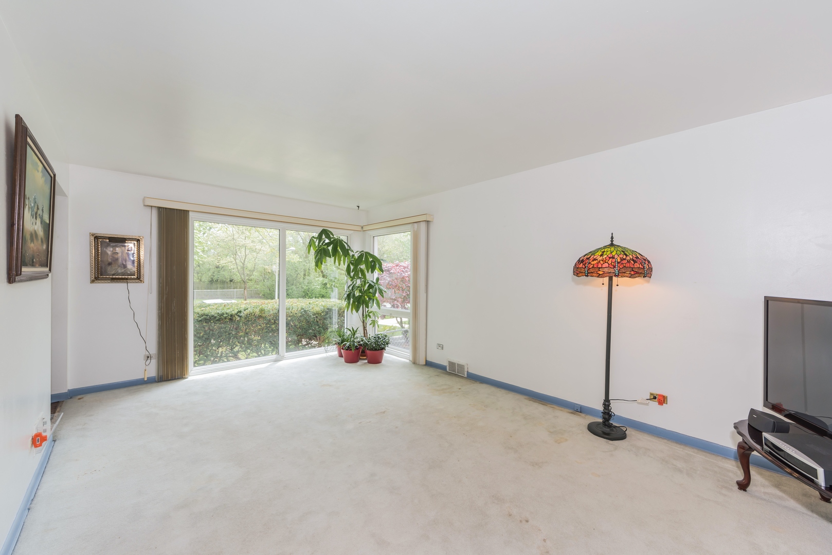 6134 North Keystone Avenue Chicago, IL 60646 - Photo 2 of 15