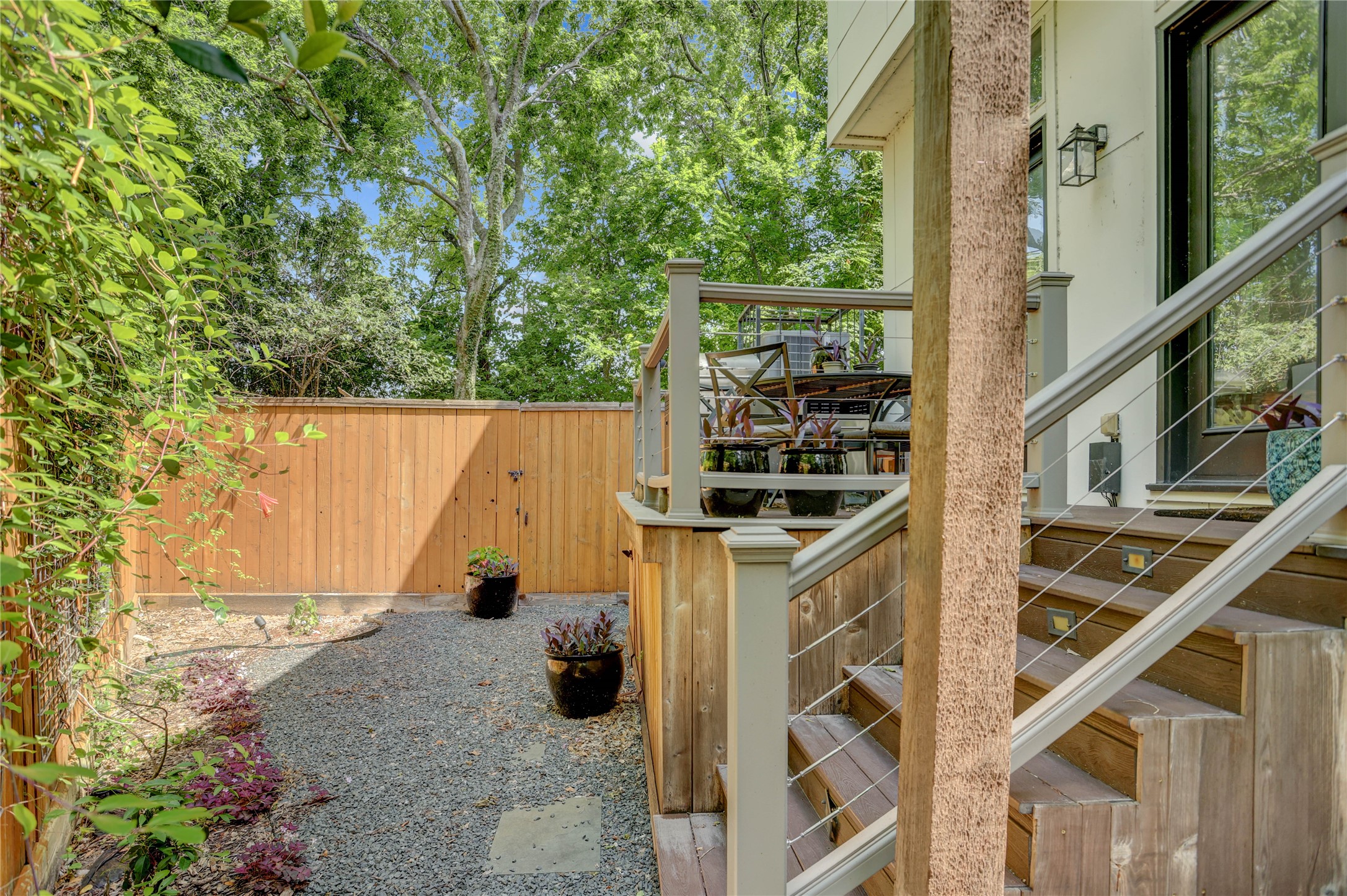 4124 Bonner View Lane Houston, TX 77007 - Photo 24 of 31 Enjoy direct gated access to the scenic White Oak Bayou Trail for your morning strolls or invigorating bike rides right from your own backyard.