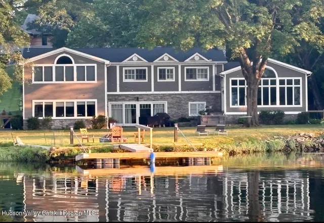 $2,100,000 | 20 Ferry Street, Saugerties, NY 12477