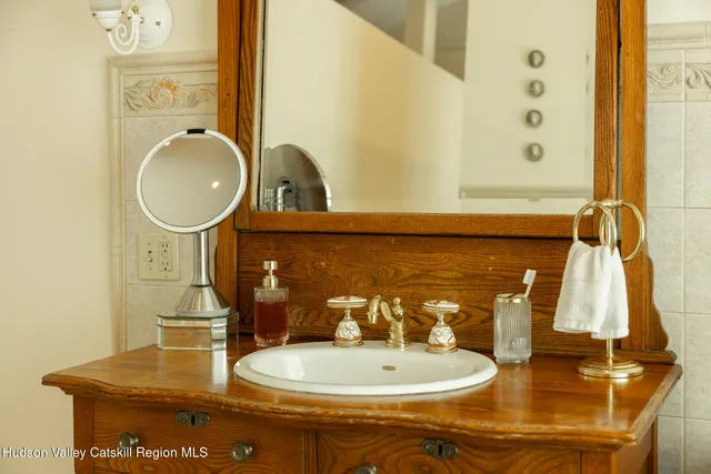 $2,100,000 | 20 Ferry Street, Saugerties, NY 12477