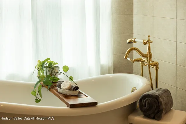 $2,100,000 | 20 Ferry Street, Saugerties, NY 12477