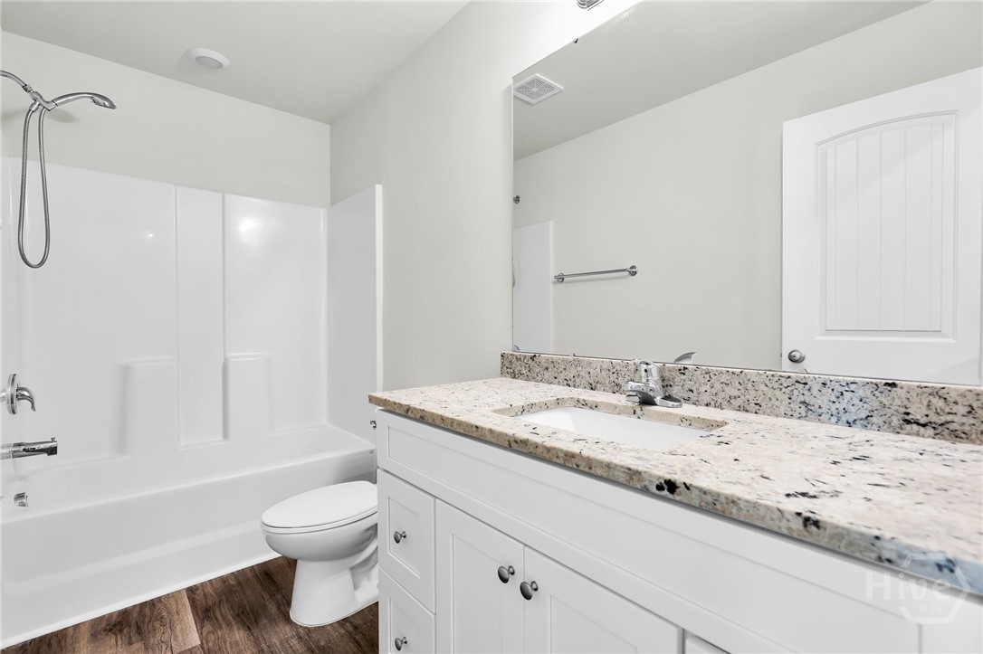 236 Cromer Street Savannah, GA 31407 - Photo 37 of 50 Full guest bath #3 upstairs