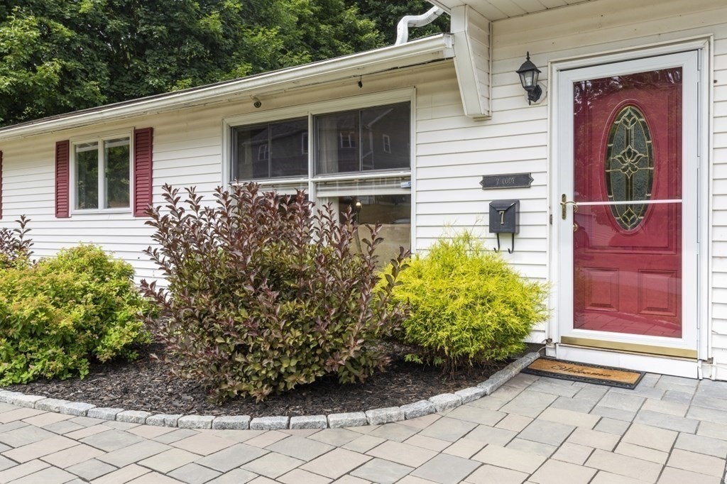 7 Cody Road Framingham, MA 01701 - Photo 6 of 42 Gallery Image 6