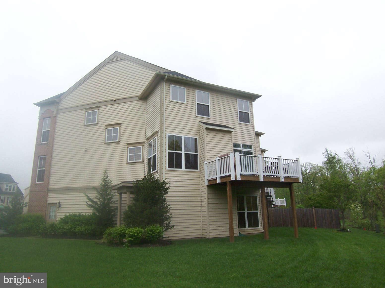9109 Ribbon Falls Loop Bristow, VA 20136 - Photo 3 of 18 Exterior (Rear)