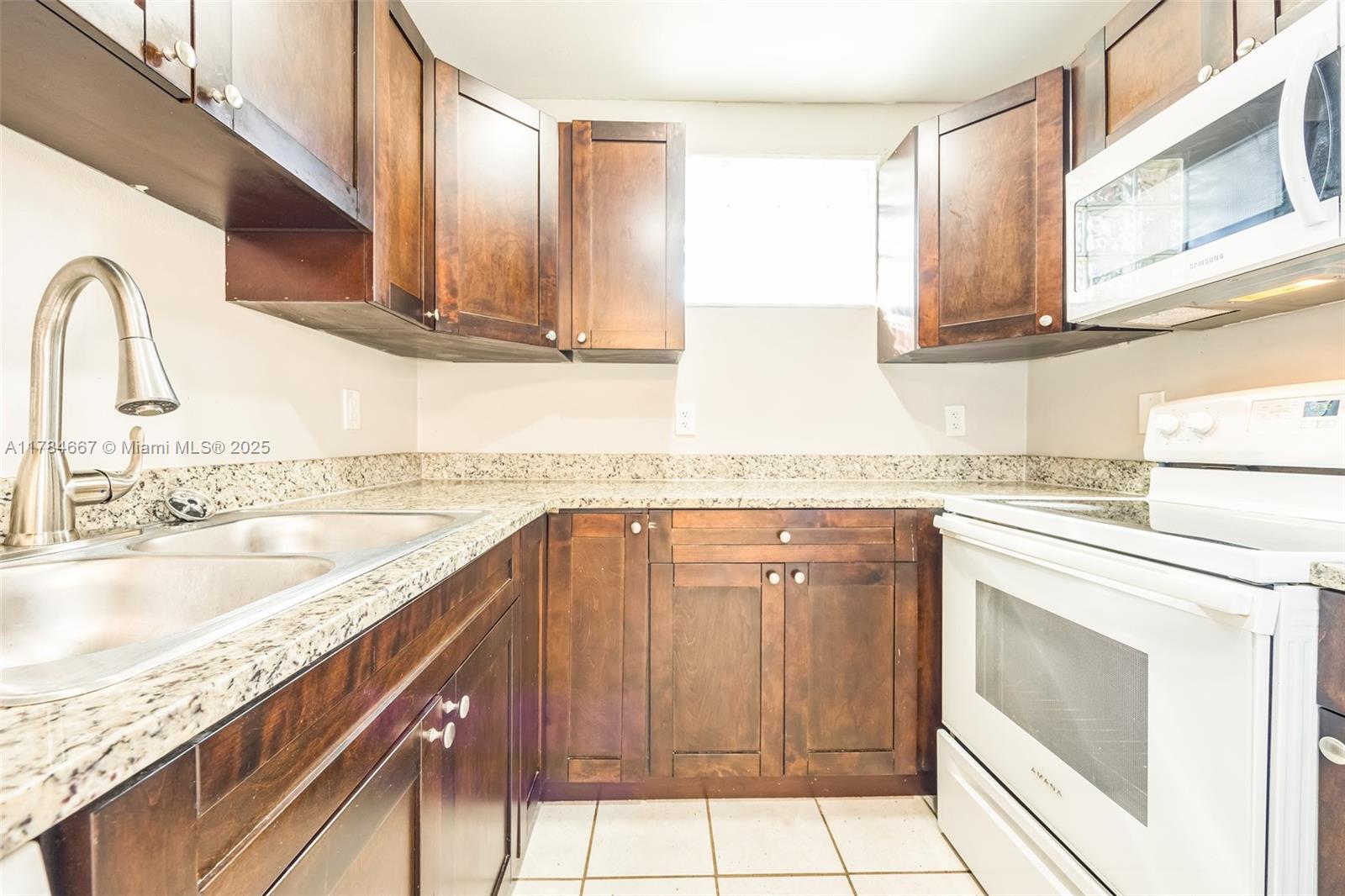 22188 Southwest 59th Avenue Boca Raton, FL 33428 - Photo 8 of 16