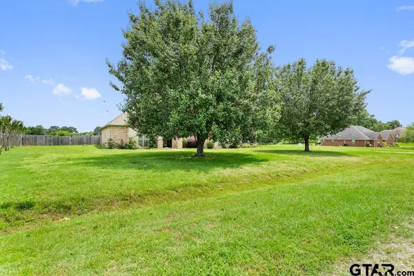 $3,495 | 15233 Wagon Wheel Circle, Chandler, TX 75758