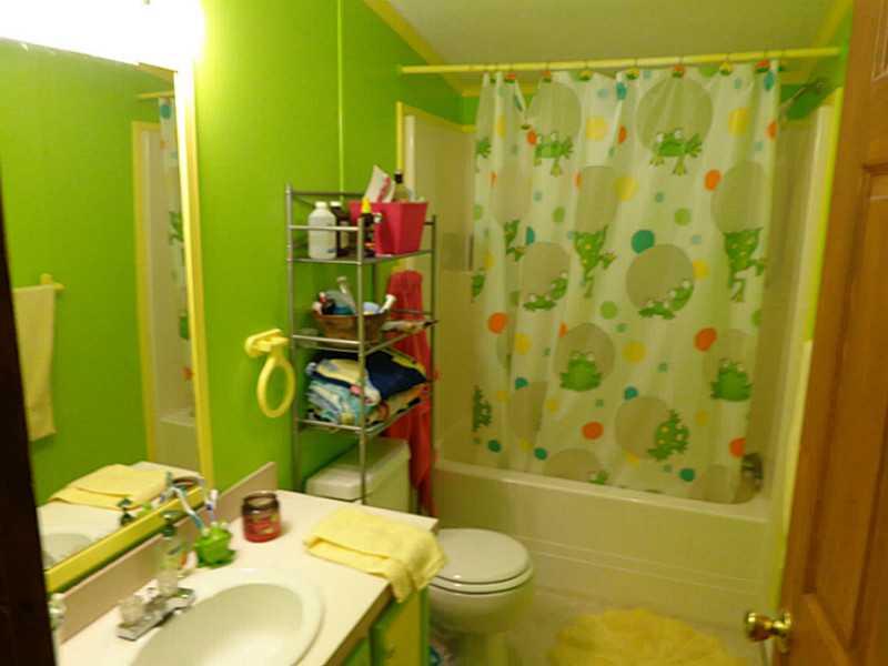 291 Shipley Town Road Berlin, PA 15530 - Photo 4 of 17 Full Bath.
