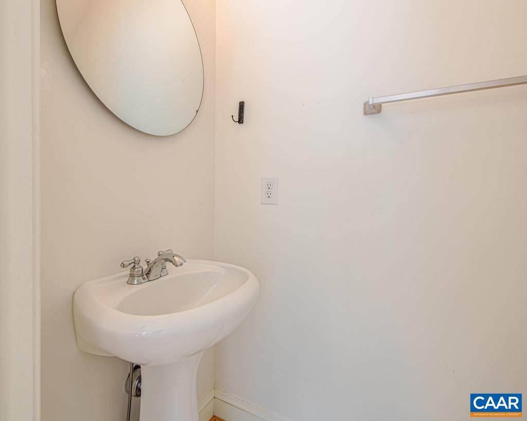1315 Gate Post Lane Charlottesville, VA 22901 - Photo 15 of 37 Half Bath