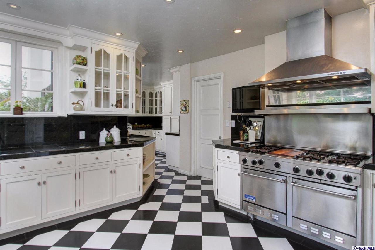 488 South San Rafael Avenue Pasadena, CA 91105 - Photo 17 of 80 Additional Photo