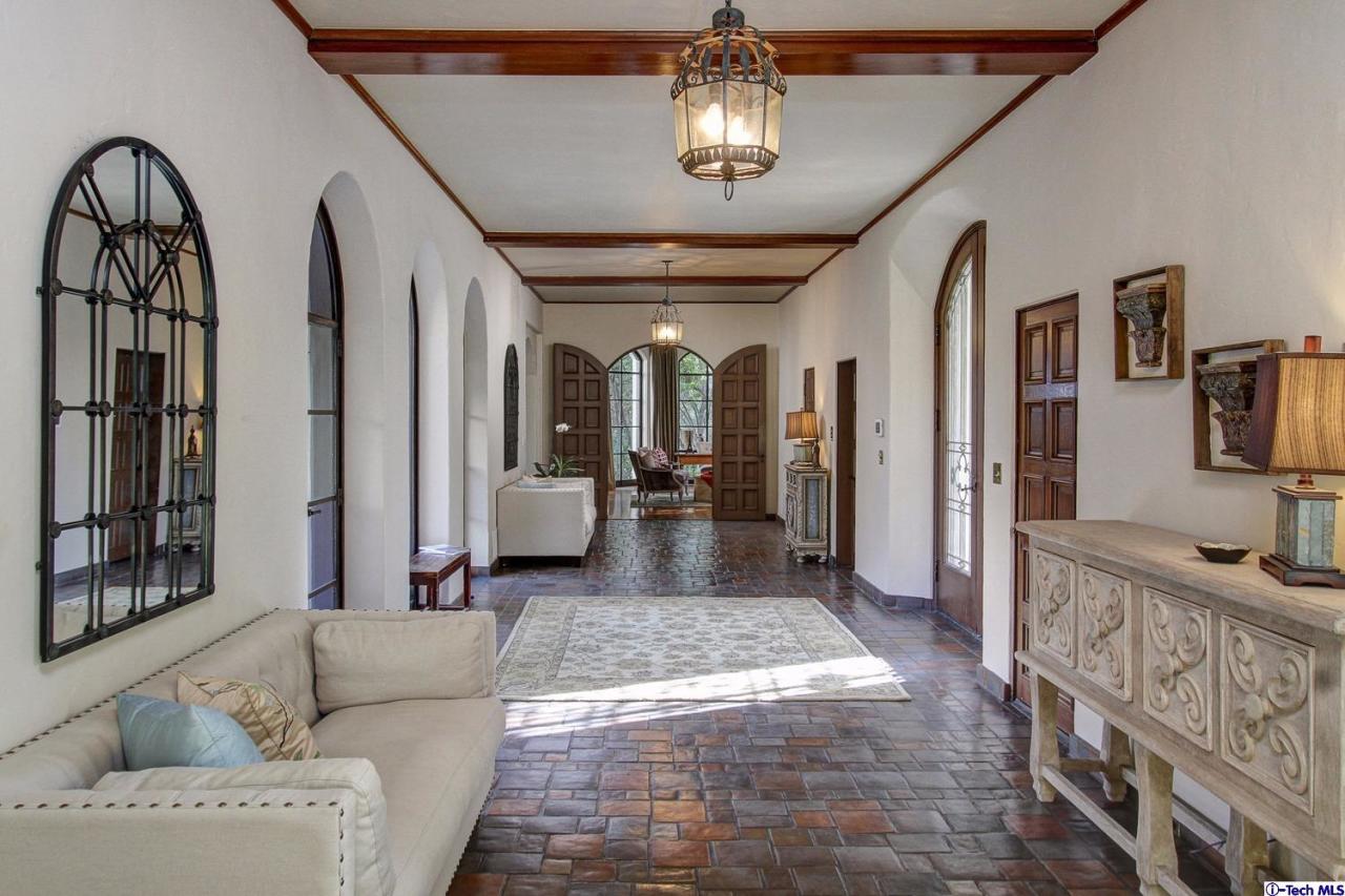 488 South San Rafael Avenue Pasadena, CA 91105 - Photo 4 of 80 Additional Photo