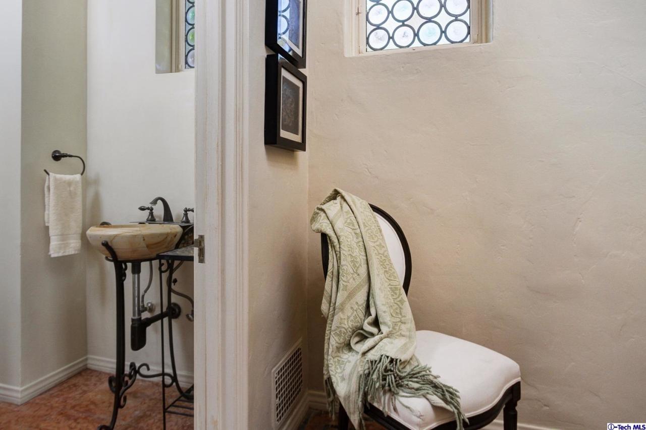 488 South San Rafael Avenue Pasadena, CA 91105 - Photo 7 of 80 Additional Photo