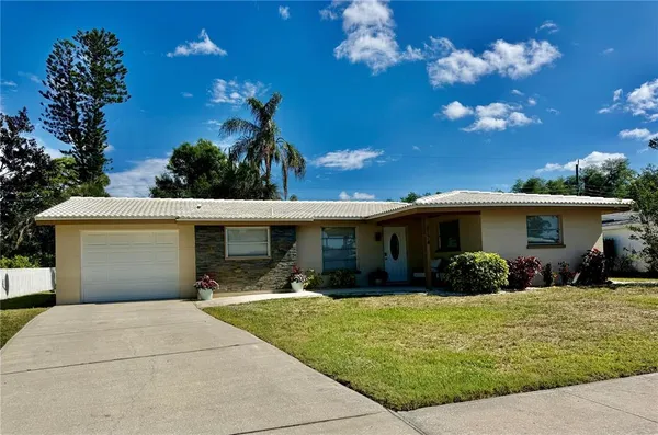 $438,900 | 3174 Regatta Circle, Sarasota, FL 34231
