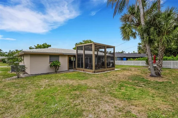 $438,900 | 3174 Regatta Circle, Sarasota, FL 34231