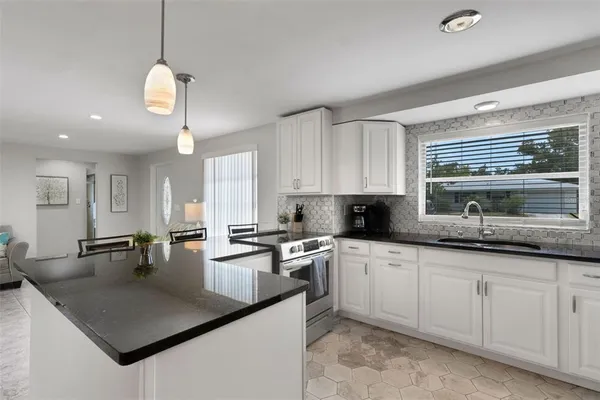 $438,900 | 3174 Regatta Circle, Sarasota, FL 34231