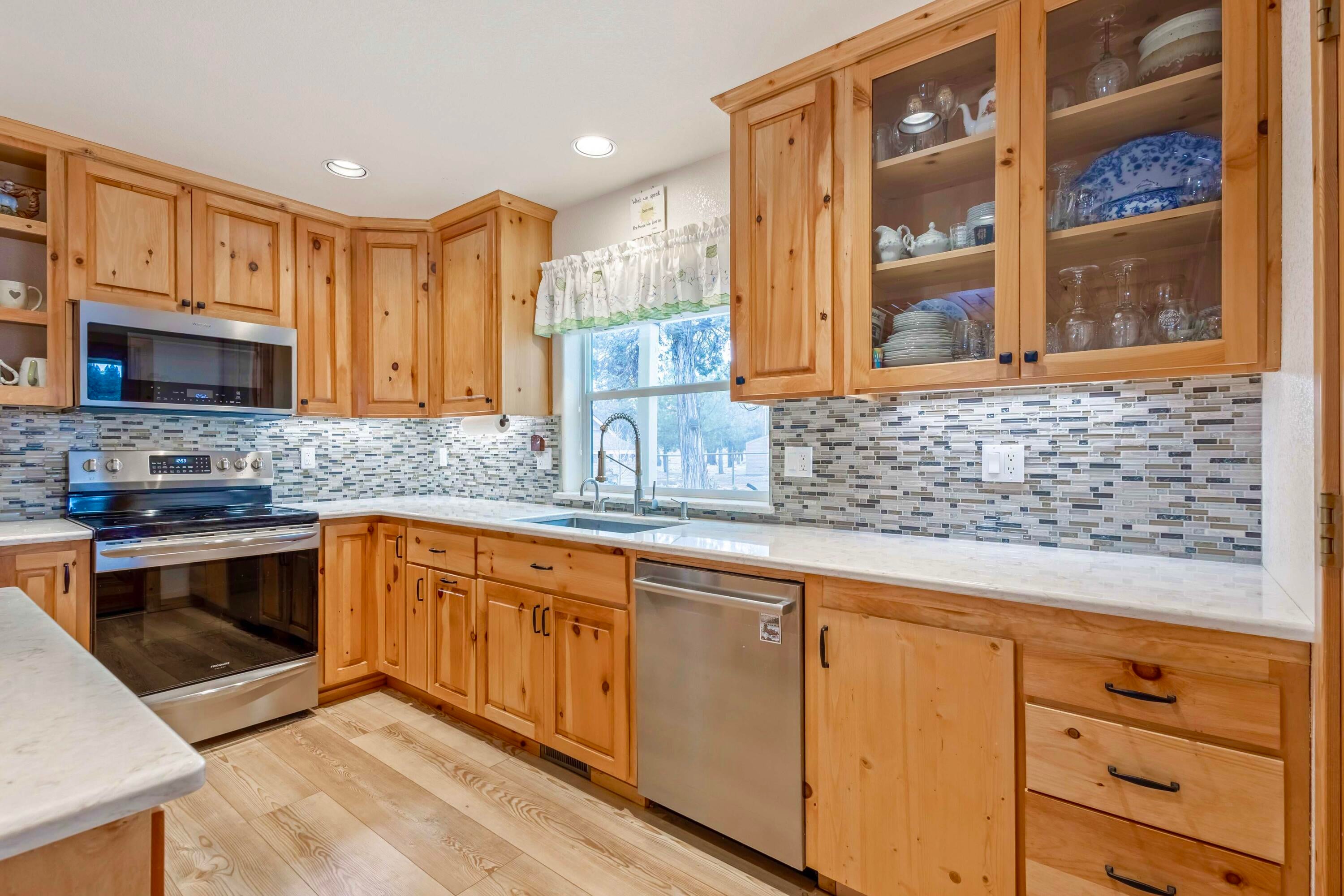 69469 Carlton Road Sisters, OR 97759 - Photo 11 of 44 11