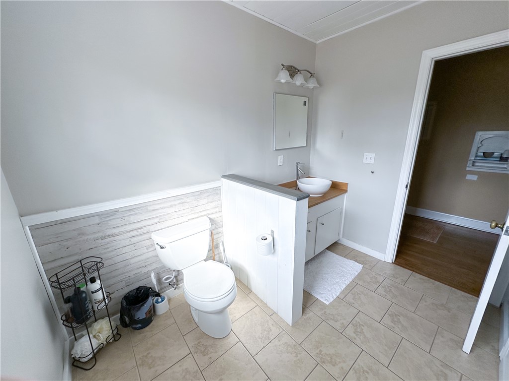 252 Riggs Drive Clemson, SC 29631 - Photo 26 of 50 upstairs bath