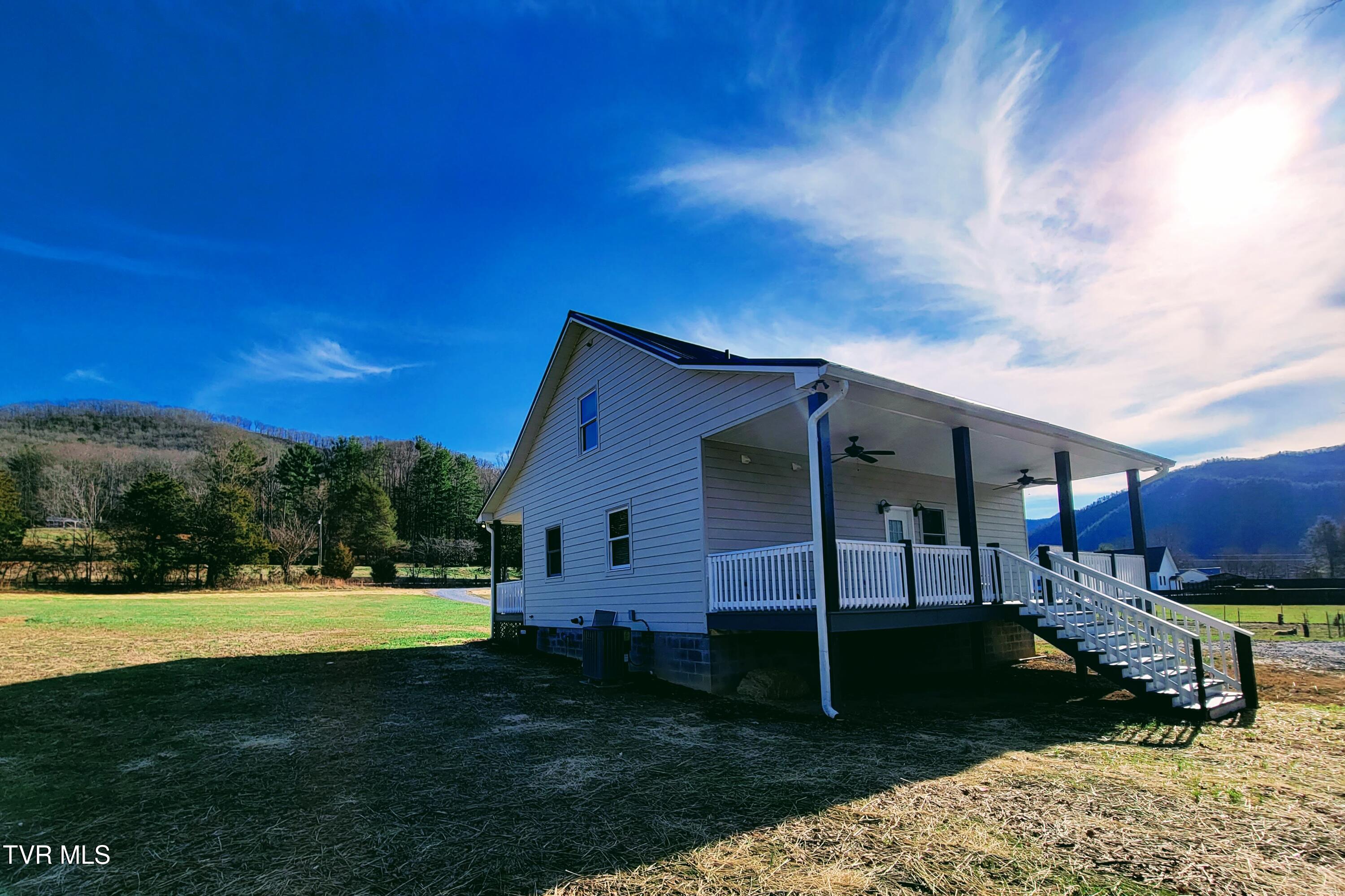 109 Carey Lane, Unit 5 Erwin, TN 37650 - Photo 22 of 22 20221219_134846