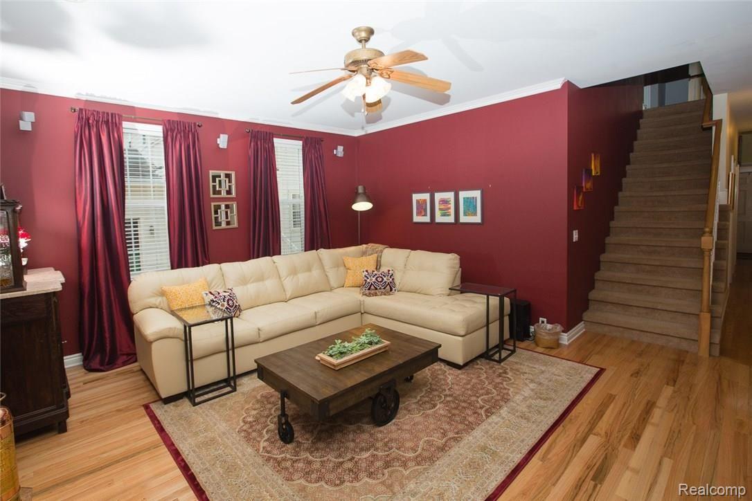 1812 Gilmore Street Howell, MI 48855 - Photo 10 of 39 Living?Great Room 2.jpg