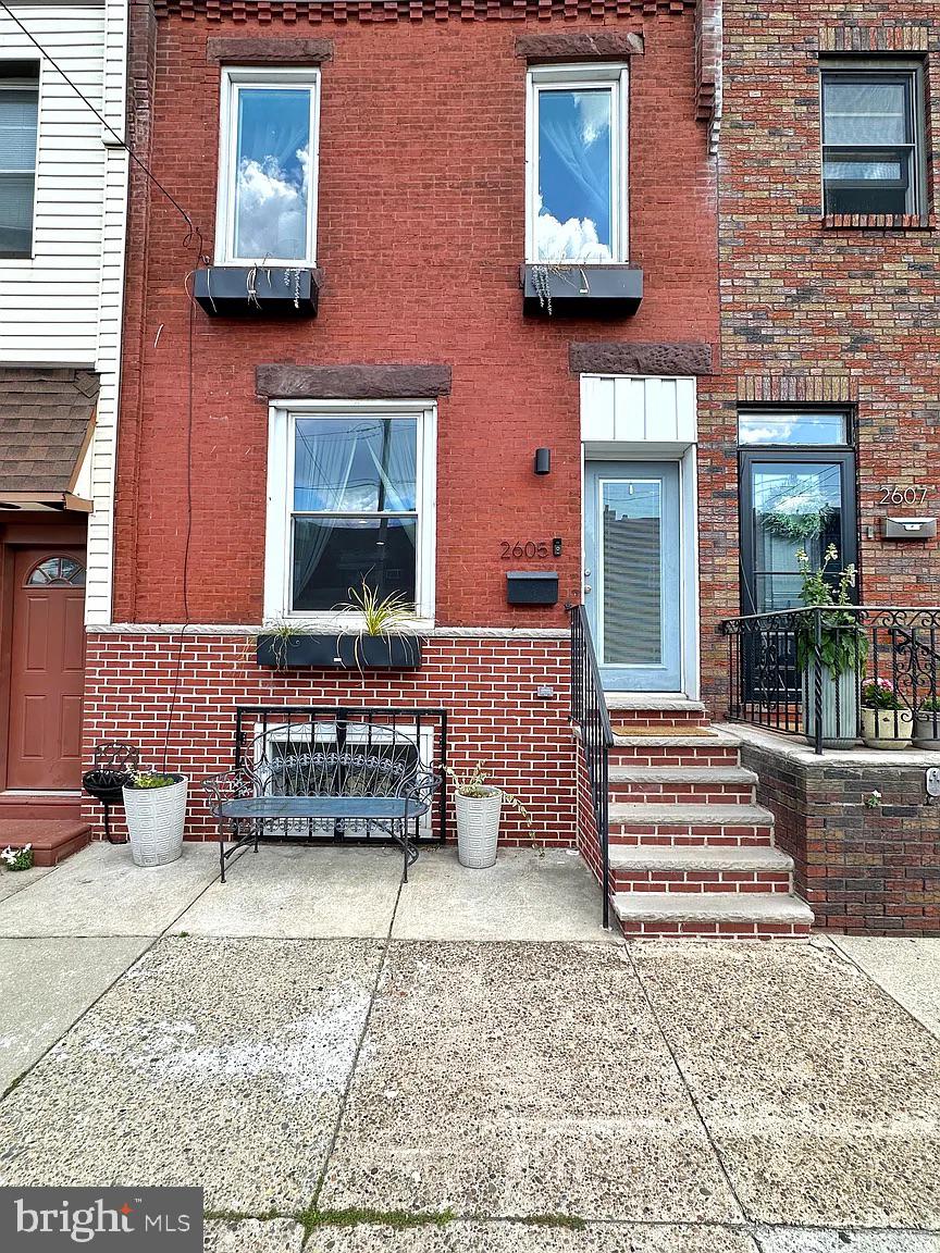2605 South 17th Street Philadelphia, PA 19145 - Photo 2 of 30