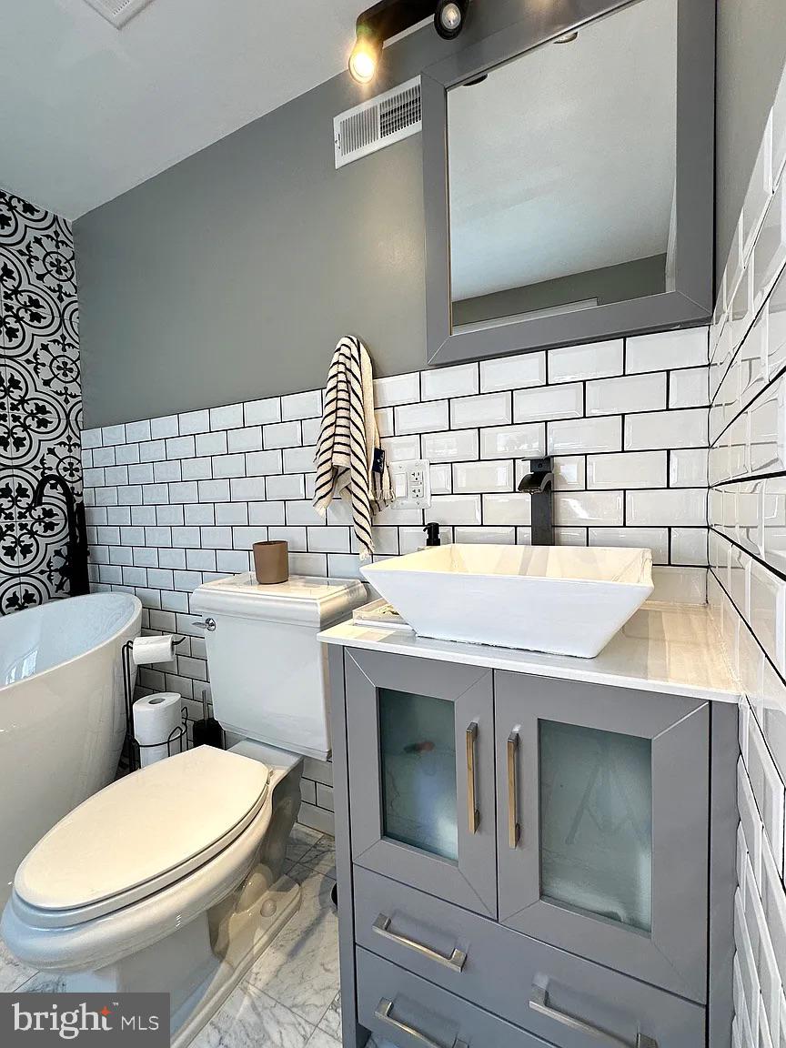 2605 South 17th Street Philadelphia, PA 19145 - Photo 8 of 30