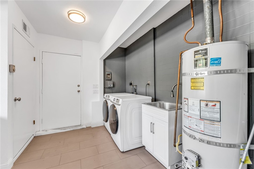 1536 Pleasant Hill Road Lafayette, CA 94549 - Photo 53 of 72 a utility room with dryer and washer