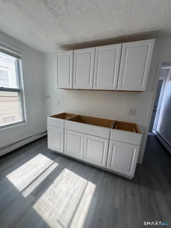 $1,799 | 265 6th Street, Unit 3, Bridgeport, CT 06607