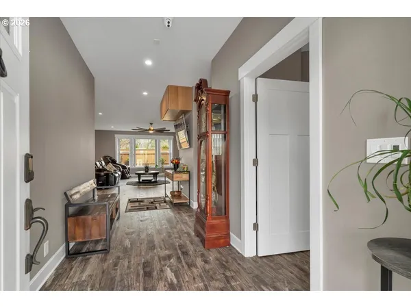 $795,000 | 680 Northwest 11th Avenue, Canby, OR 97013