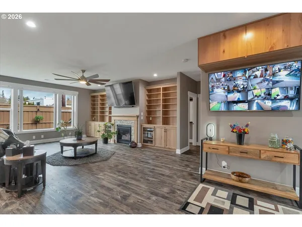 $795,000 | 680 Northwest 11th Avenue, Canby, OR 97013