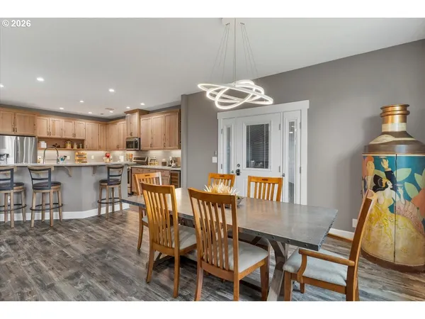 $795,000 | 680 Northwest 11th Avenue, Canby, OR 97013