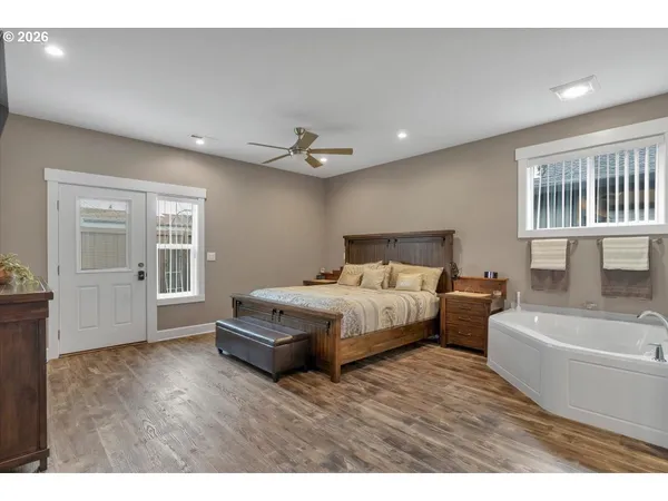 $795,000 | 680 Northwest 11th Avenue, Canby, OR 97013