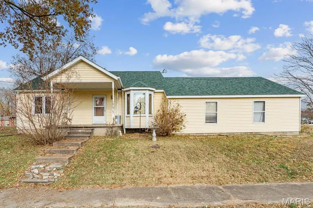 $150,000 | 767 Darmstadt Street, St. Libory, IL 62282