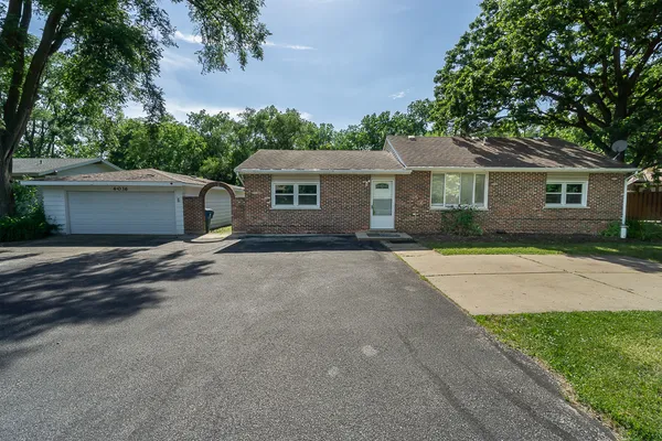 $2,900 | 4-n036 Wooddale Road, Addison, IL 60101