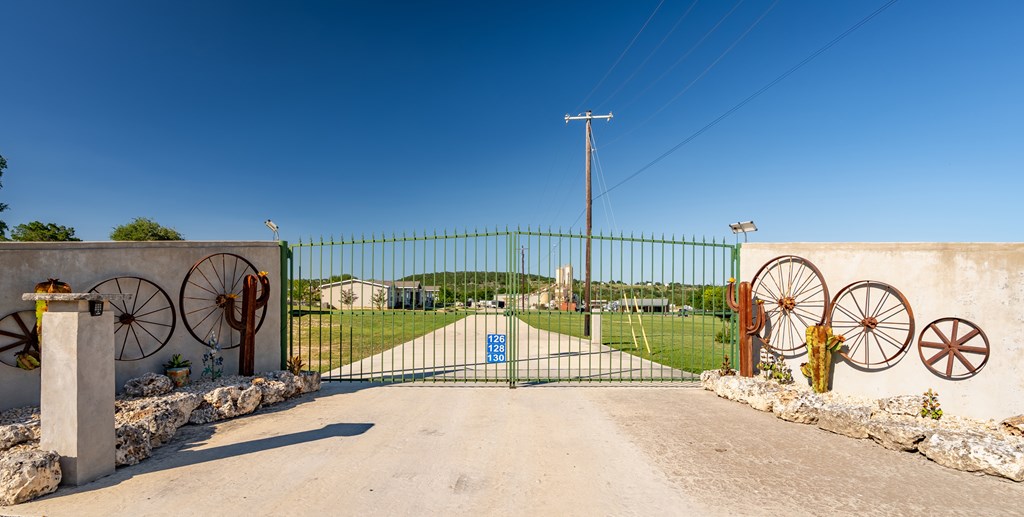 126-130 Robby Lane Kerrville, TX 78028 - Photo 3 of 76