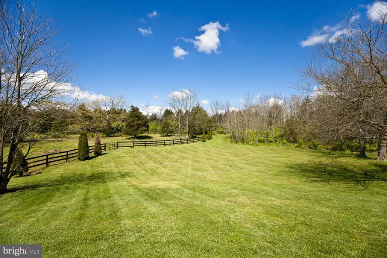 1086 Gun Barrel Road White Post, VA 22663 - Photo 22 of 26 Rear