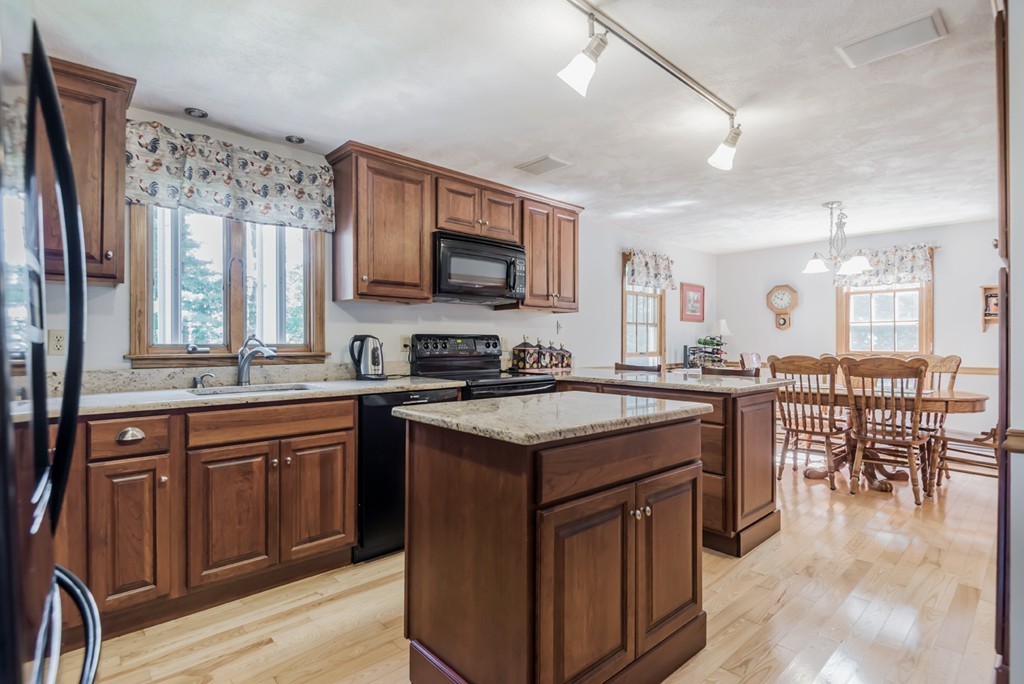 155 Spring Road Dracut, MA 01826 - Photo 8 of 30
