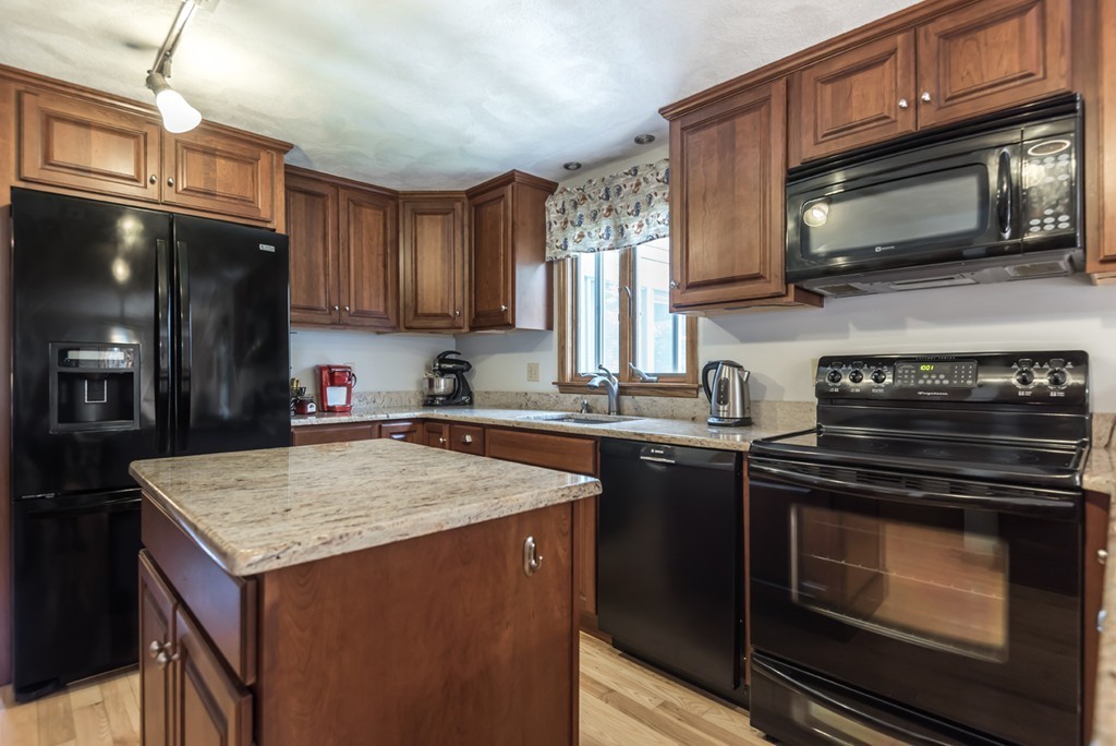 155 Spring Road Dracut, MA 01826 - Photo 9 of 30