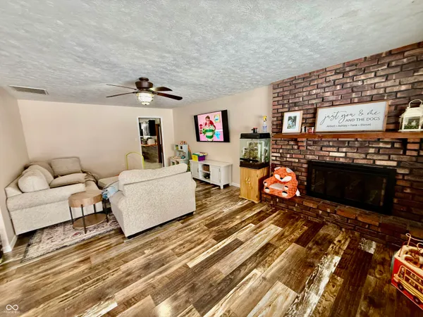 $160,000 | 404 South 8th Street, Cayuga, IN 47928