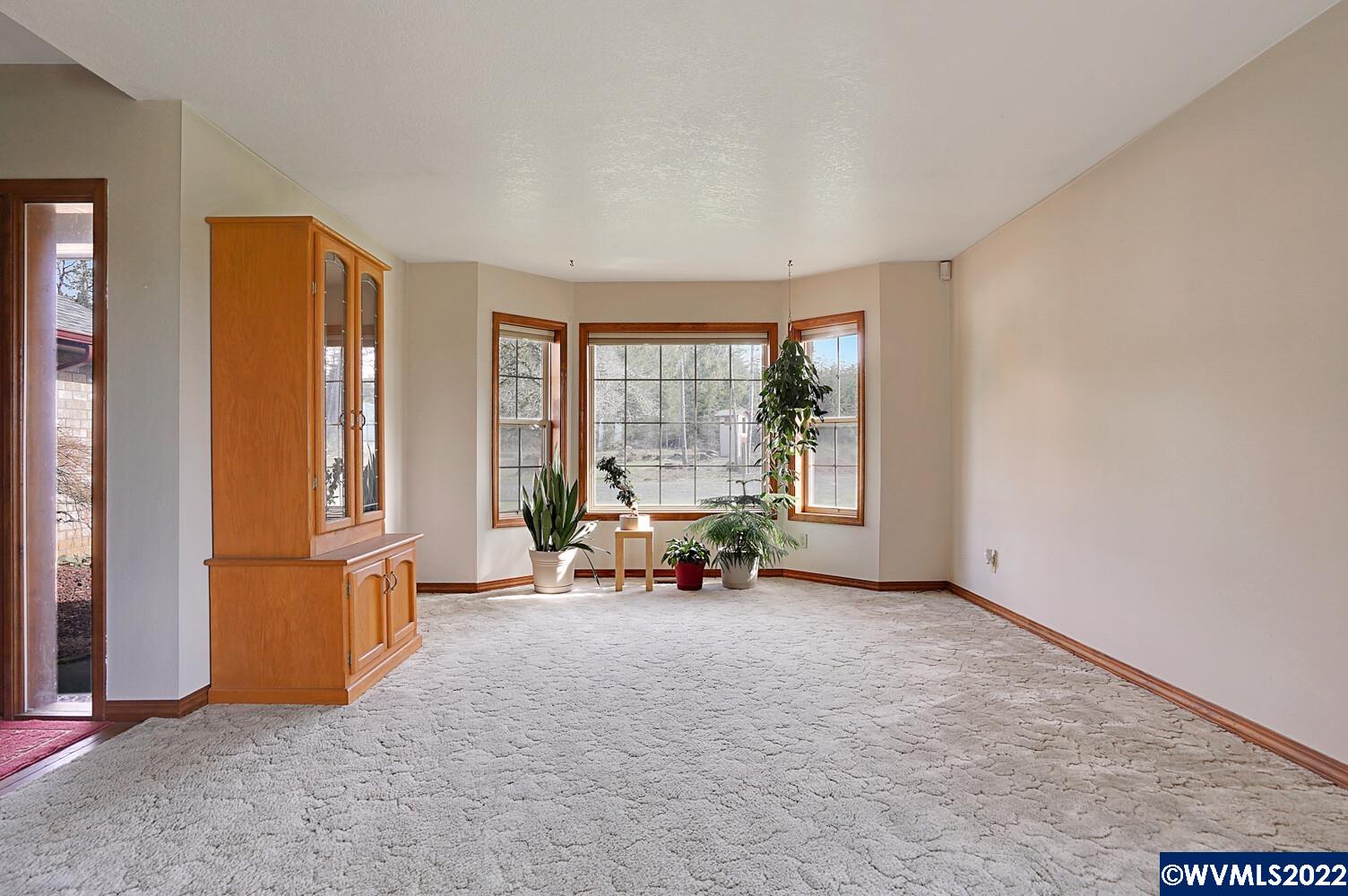 44400 West McCully Mountain Road Lyons, OR 97358 - Photo 6 of 42 Gallery Image 6