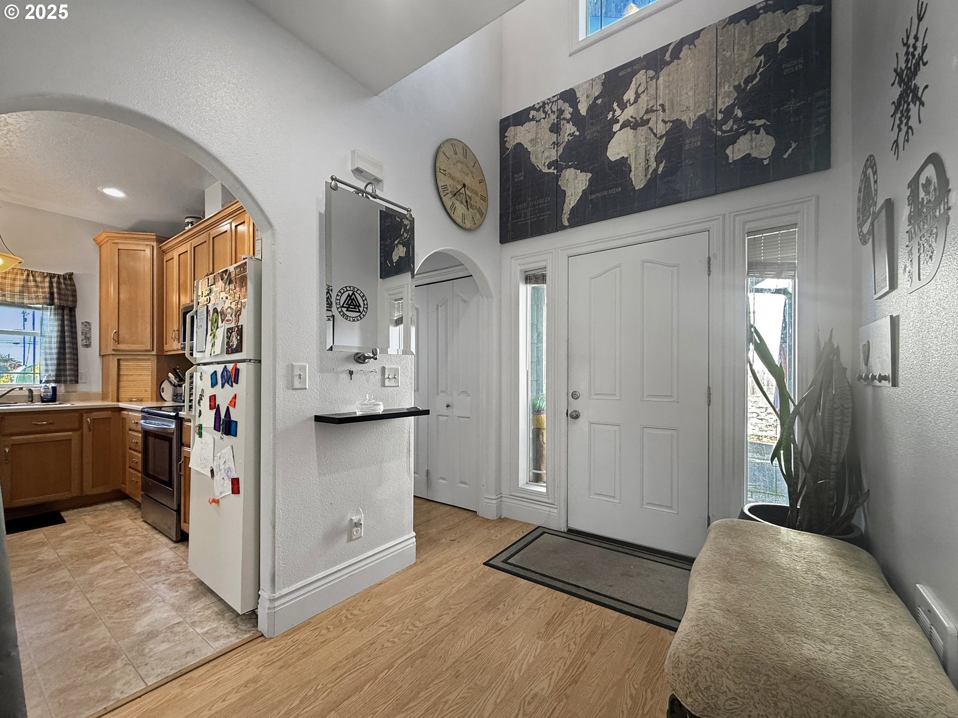 731 3rd Street, Unit C / 3 Brookings, OR 97415 - Photo 14 of 42 a view of kitchen with furniture and refrigerator