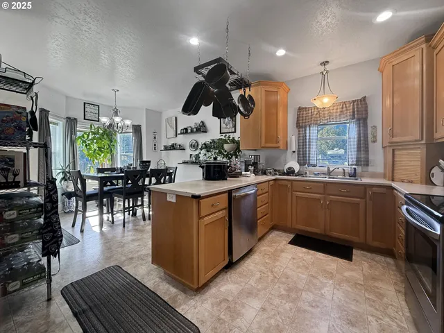 $414,900 | 731 3rd Street, Unit C / 3, Brookings, OR 97415