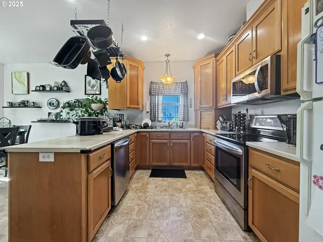 $414,900 | 731 3rd Street, Unit C / 3, Brookings, OR 97415