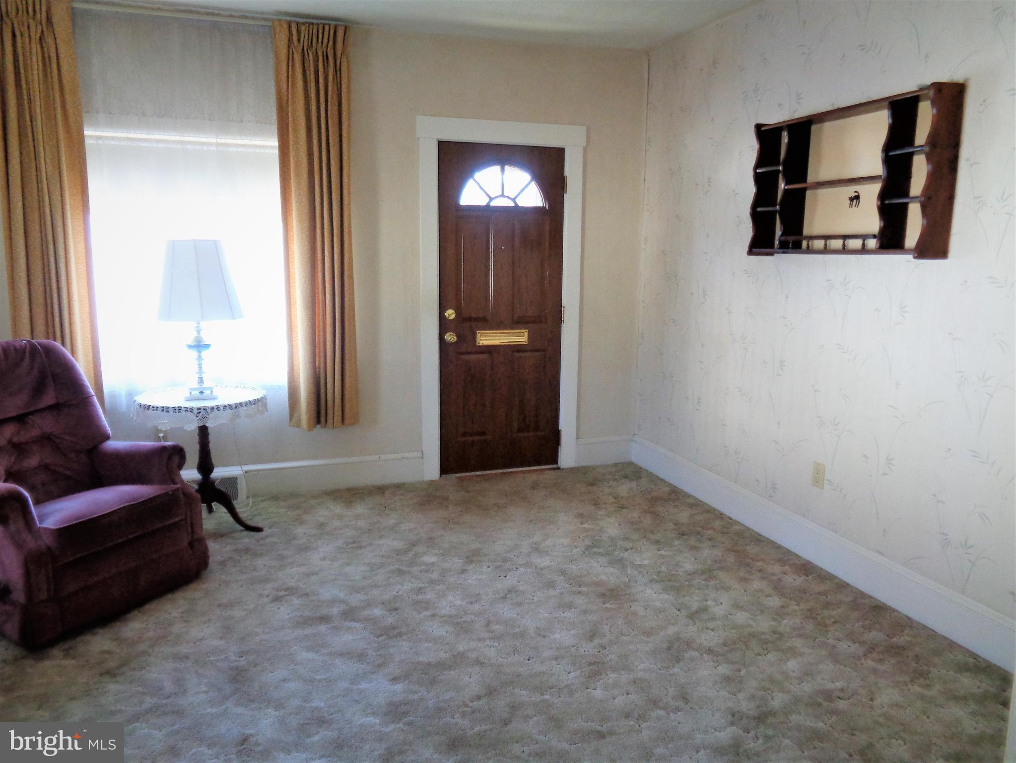 30 Lash Street Reading, PA 19607 - Photo 3 of 18 living room