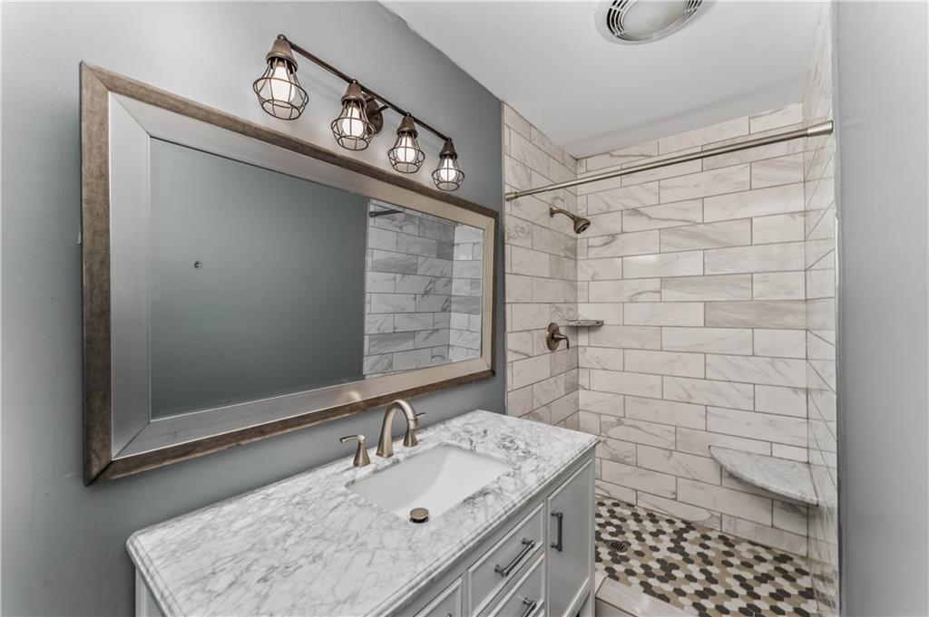 511 Bart Manous Road Canton, GA 30115 - Photo 6 of 56
