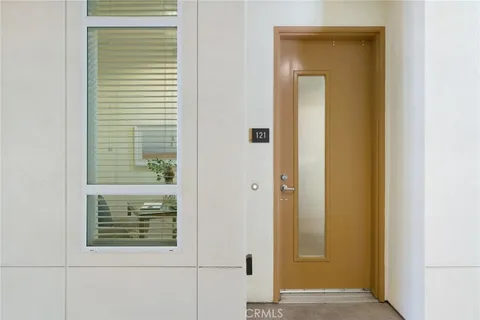 $1,075,000 | 12920 West Runway Road, Unit 121, Playa Vista, CA 90094