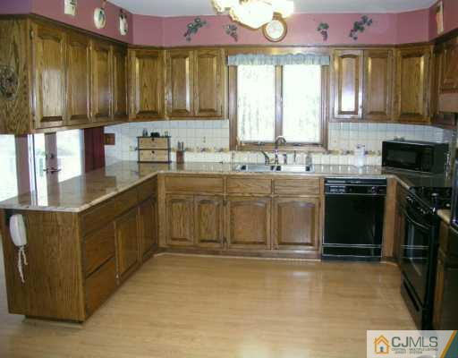 184 Old Forge Road Monroe Township, NJ 08831 - Photo 2 of 8 Gallery Image 2