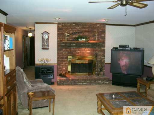 184 Old Forge Road Monroe Township, NJ 08831 - Photo 4 of 8 Gallery Image 4