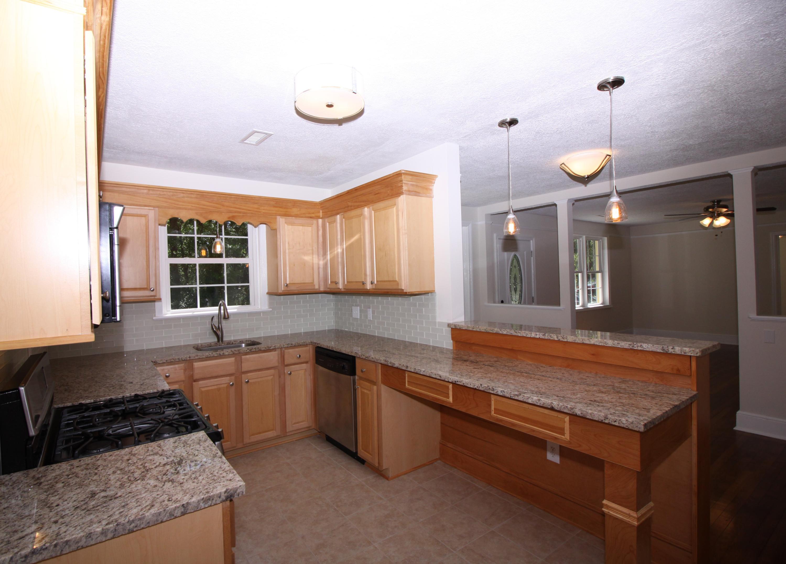 329 Wappoo Road Charleston, SC 29407 - Photo 8 of 23 Kitchen Bar