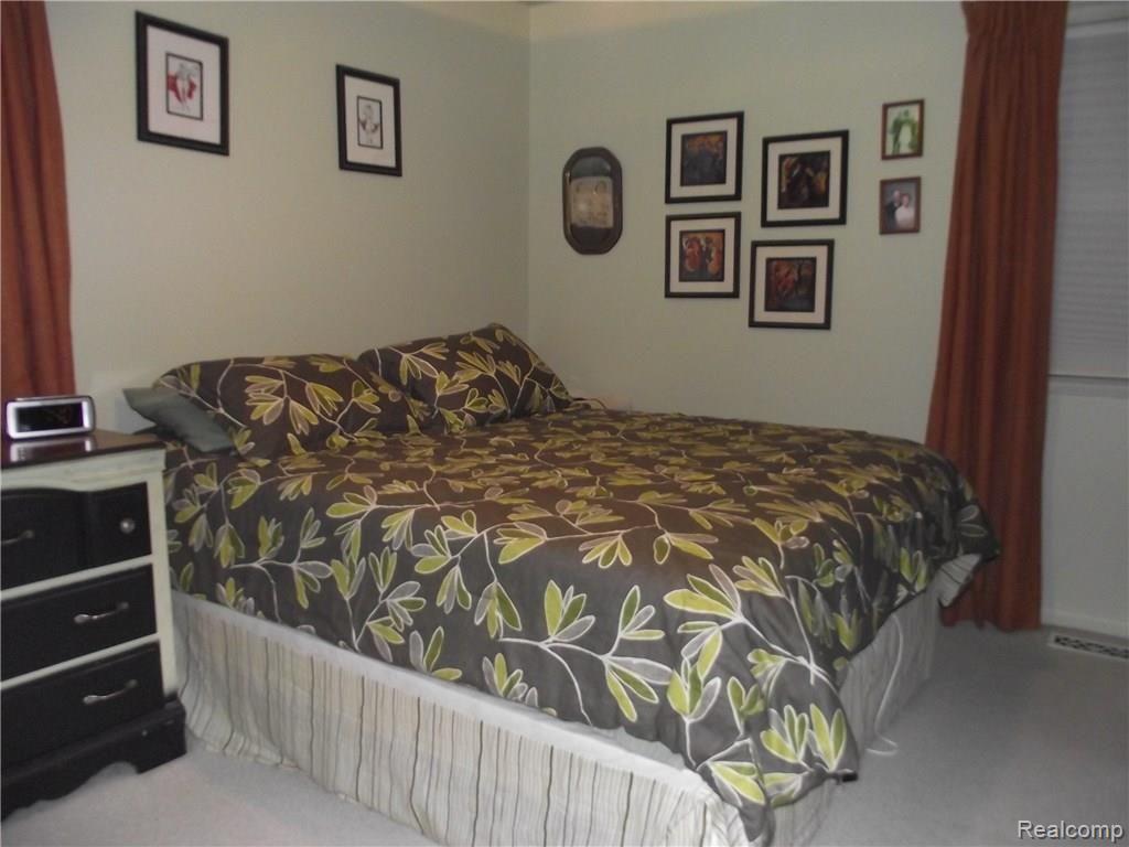 1143 Avon Manor Road Rochester Hills, MI 48307 - Photo 17 of 20