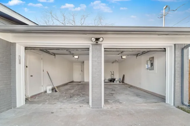 $2,500 | 8414 Staunton Drive, Austin, TX 78758