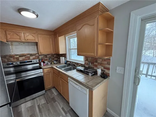 $3,200 | 24 Greenwood Drive, South Kingstown, RI 02879